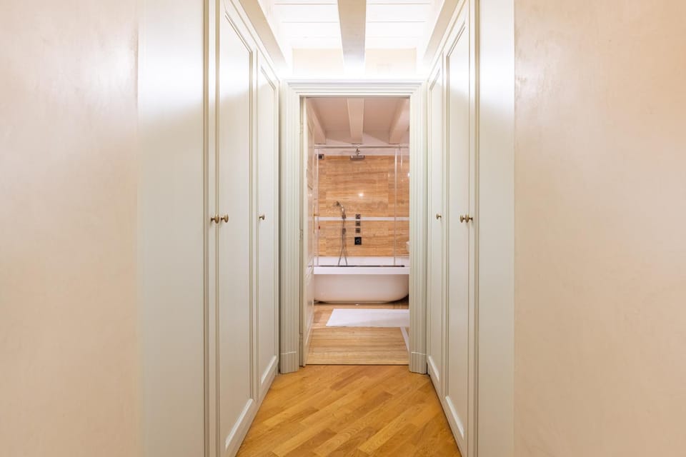 Shower, wardrobe