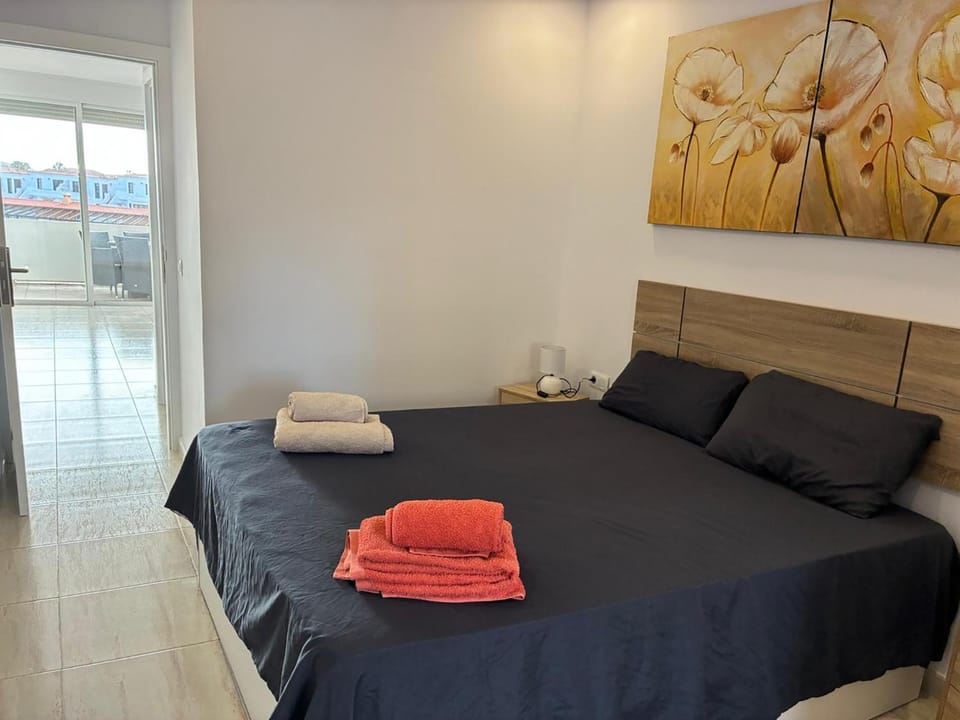 Bedroom, air conditioner