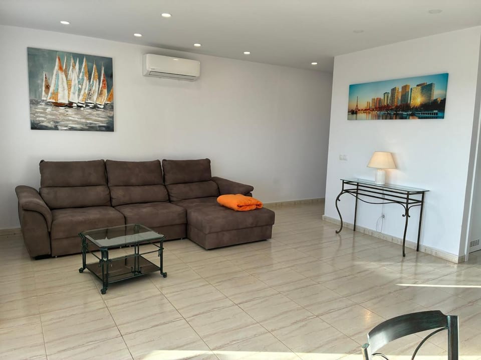 Living room, air conditioner