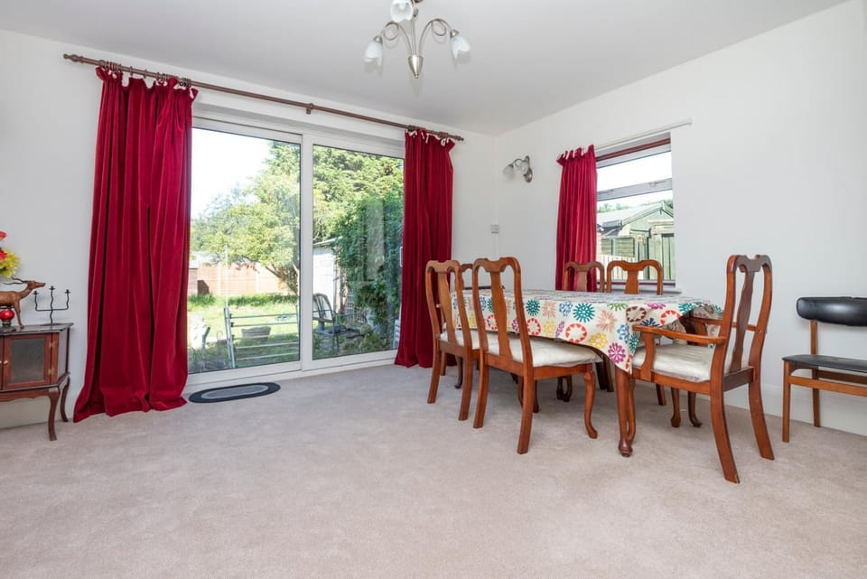 Lovely home in Ilford with parking House in Ilford