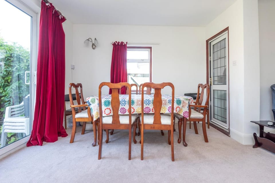 Lovely home in Ilford with parking House in Ilford