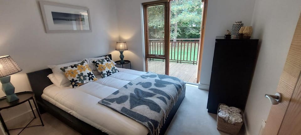 Elegantly Refurbed 2BD in Shankill - 3km from Bray Apartment in Dublin