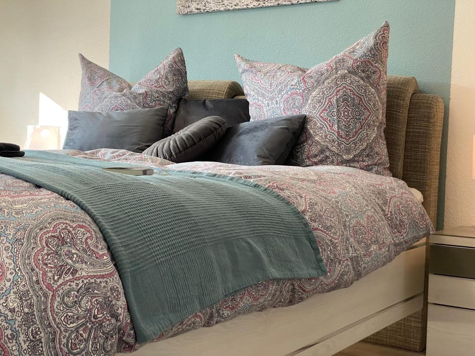 Bed, Photo of the whole room, Bedroom