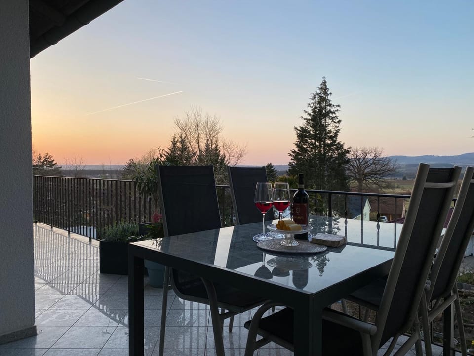 Natural landscape, View (from property/room), Balcony/Terrace