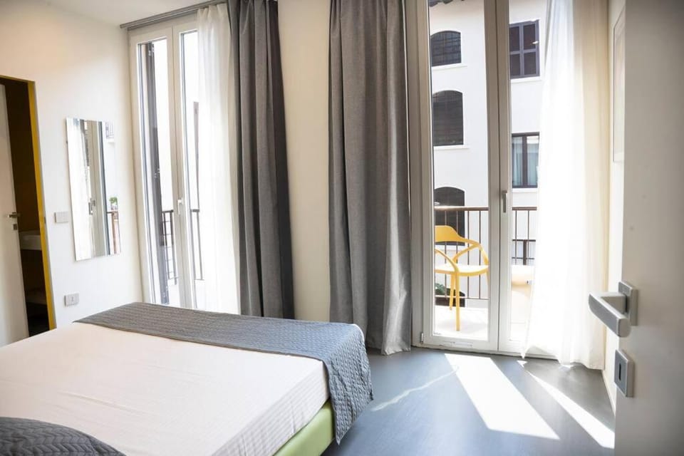 3-Bedroom Design House San Babila-Tricolore-M4 Apartment in Milan