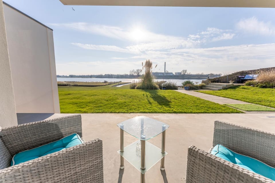 Natural landscape, Garden, View (from property/room), Balcony/Terrace, Garden view, River view
