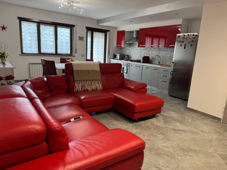 Kitchen or kitchenette, Living room, pet friendly