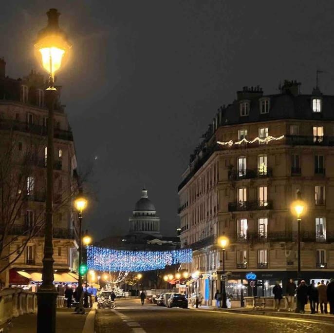 Night, Neighbourhood, Location