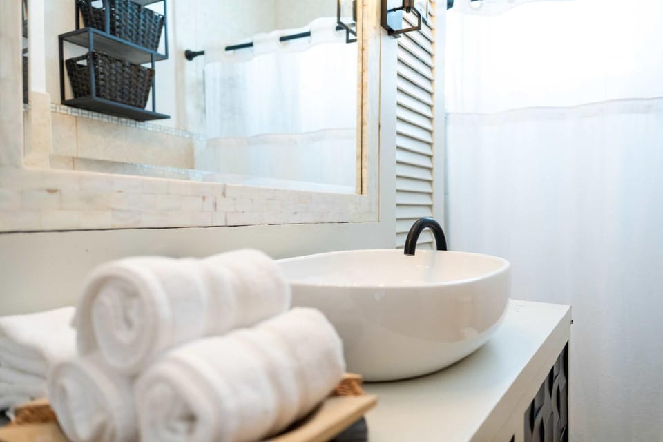 Bathroom, towels