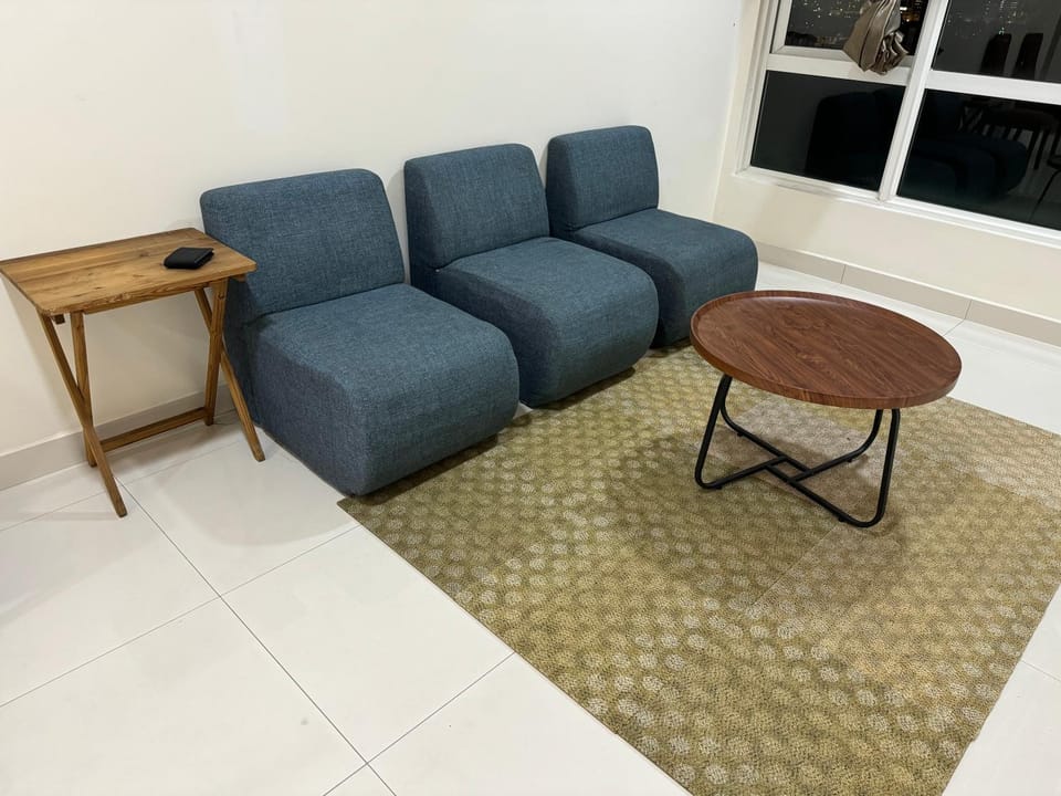 Living room, Seating area