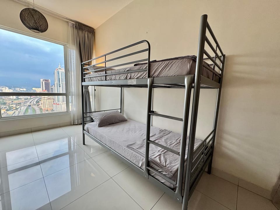 Bedroom, City view, bunk bed