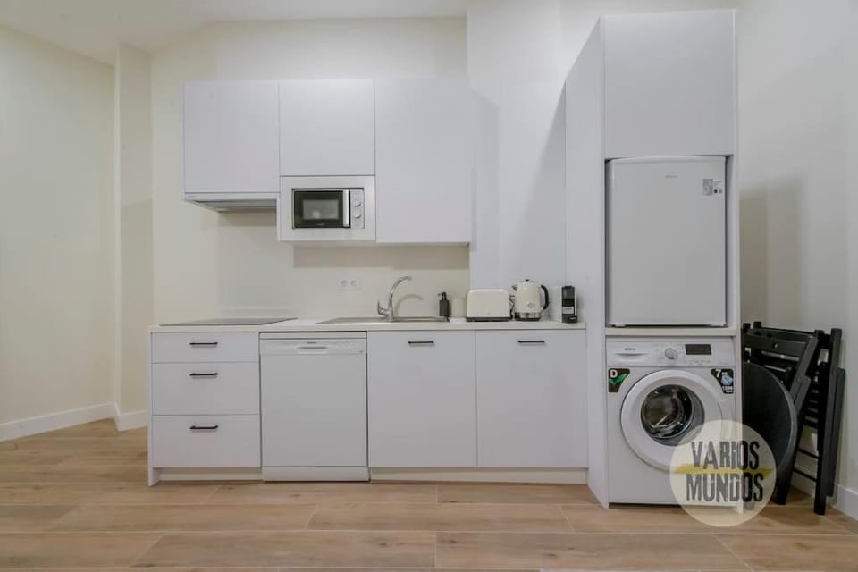 Kitchen or kitchenette, dishwasher, washing machine