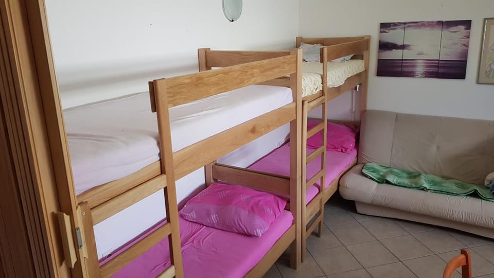 bunk bed
