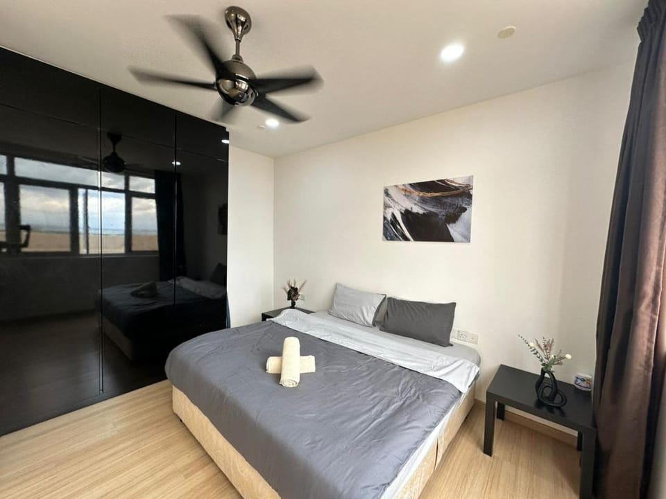 Netflix Studio Seaview 118Island Plaza Apartment in Tanjung Bungah