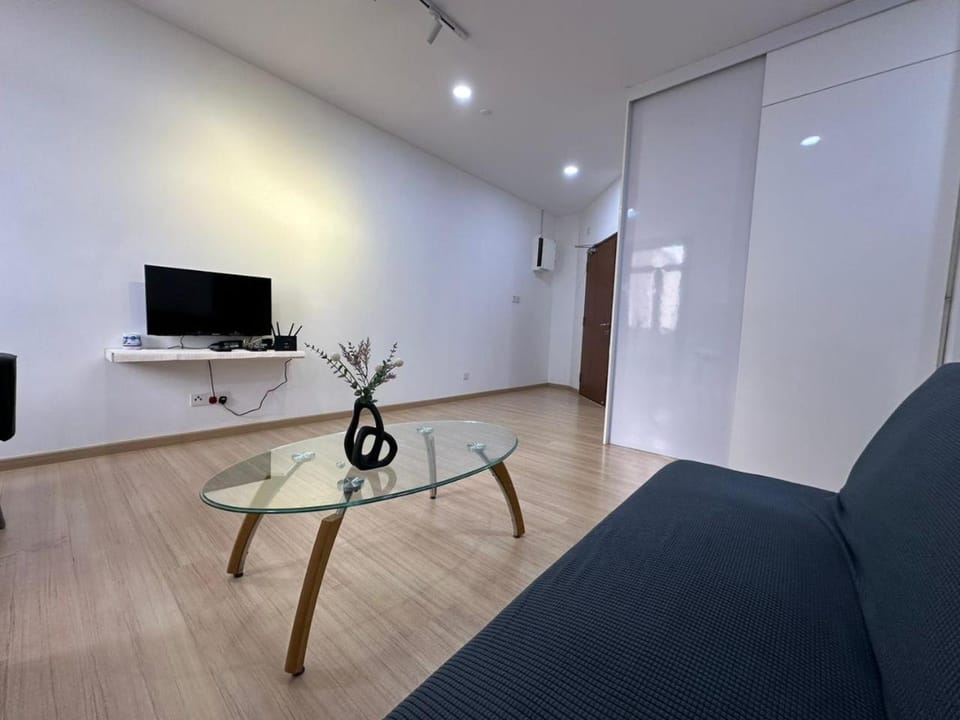 Netflix Studio Seaview 118Island Plaza Apartment in Tanjung Bungah