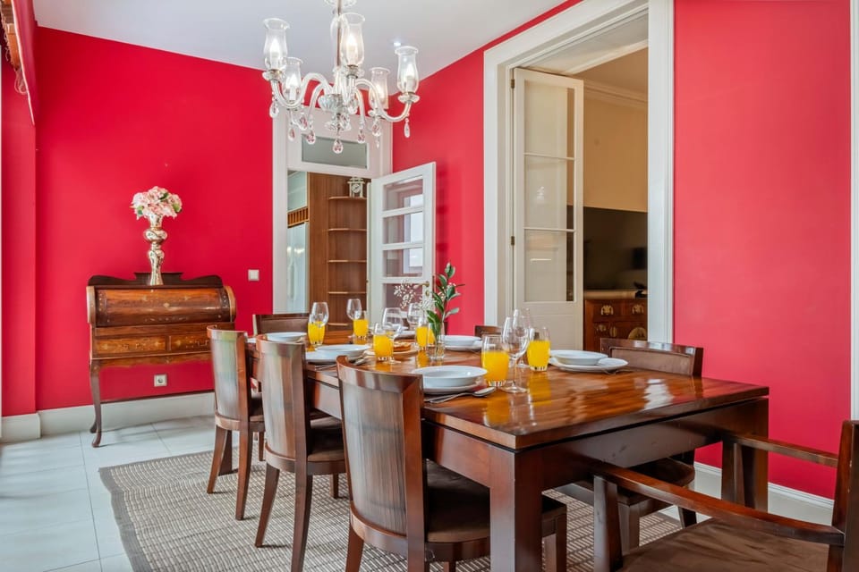 Seating area, Dining area