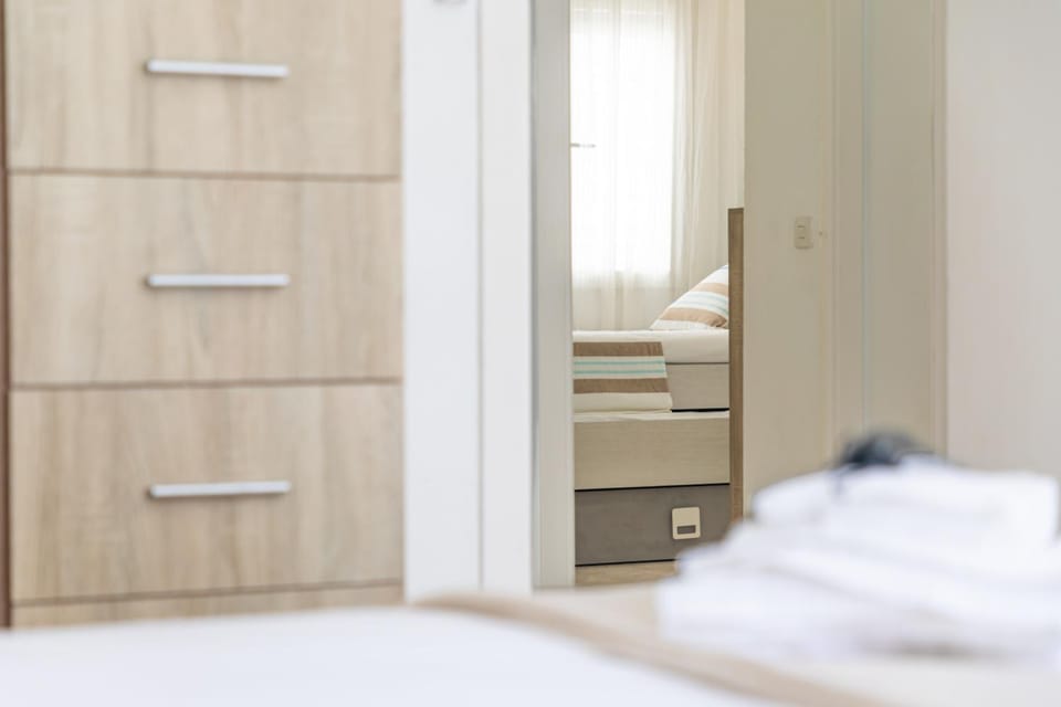 Bed, Photo of the whole room, Bedroom, towels, wardrobe
