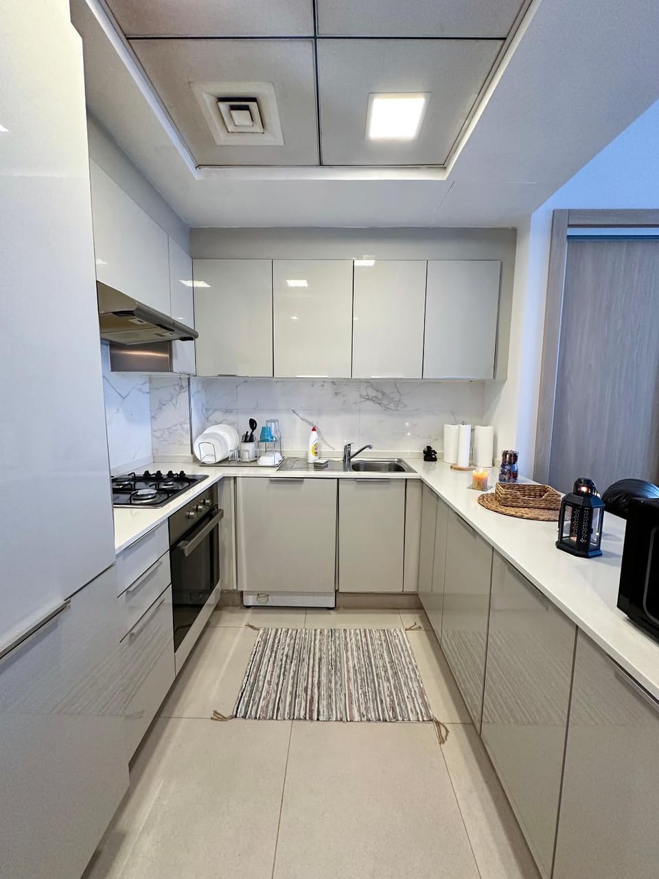 Coffee/tea facilities, Kitchen or kitchenette, oven, stove, toaster