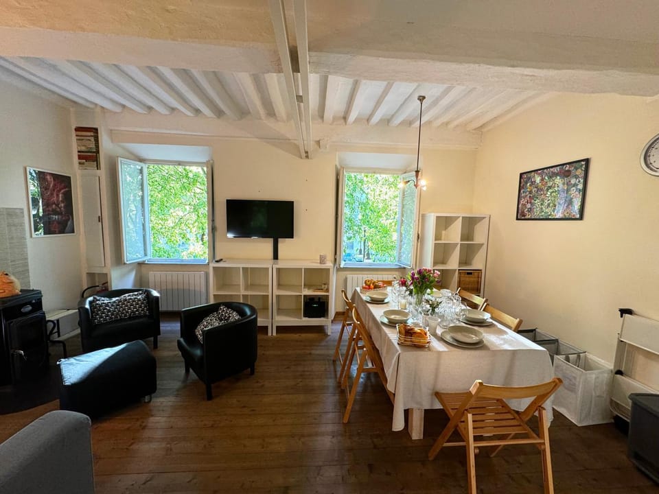 Living room, Dining area