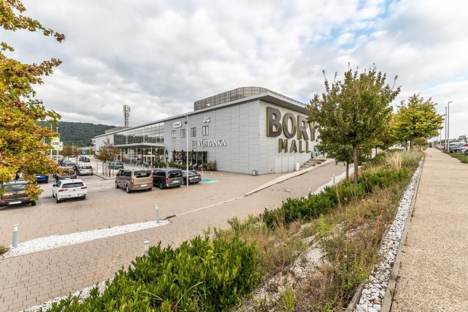 Neighbourhood, Street view, Parking
