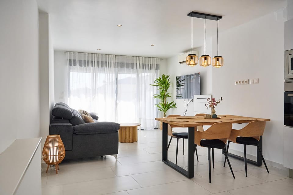 TV and multimedia, Living room, Dining area