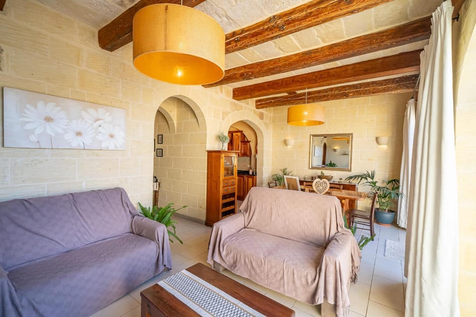 4 Bedroom Holiday Home with Private Pool House in Malta