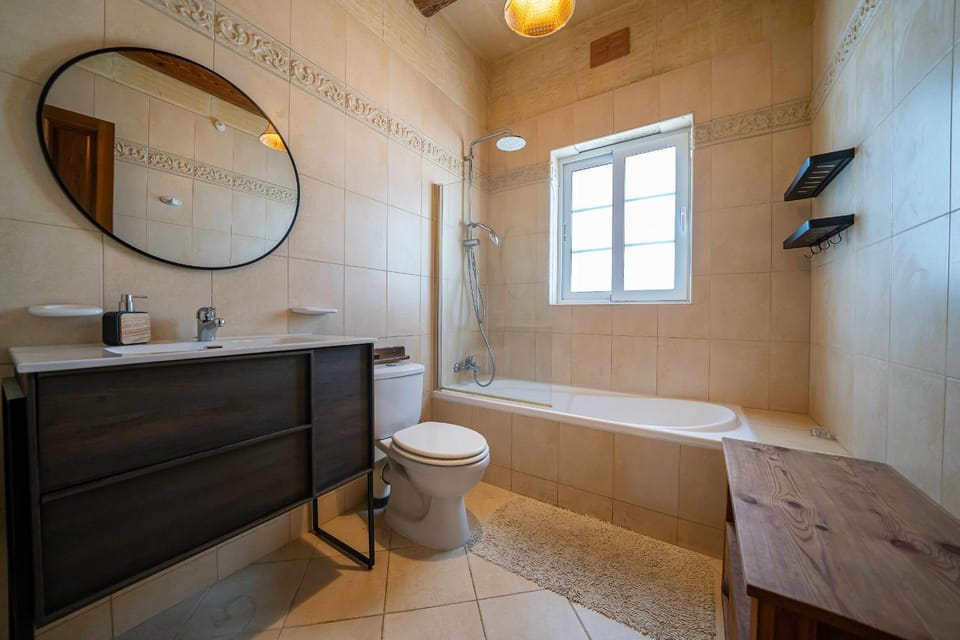 4 Bedroom Holiday Home with Private Pool House in Malta