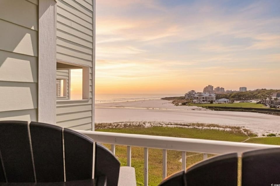 ONE More Sandy Day - 2BR 2BA Beach Condo, Sleeps 6 Apartment hotel in Myrtle Beach
