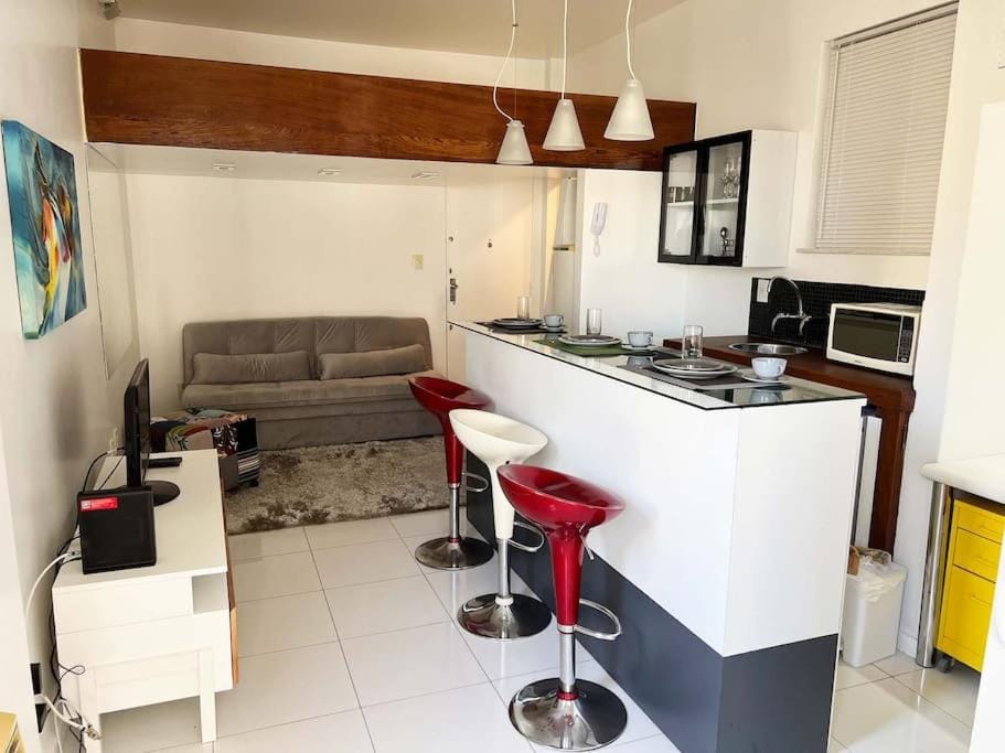 Kitchen or kitchenette, Living room, Seating area, Dining area, stove
