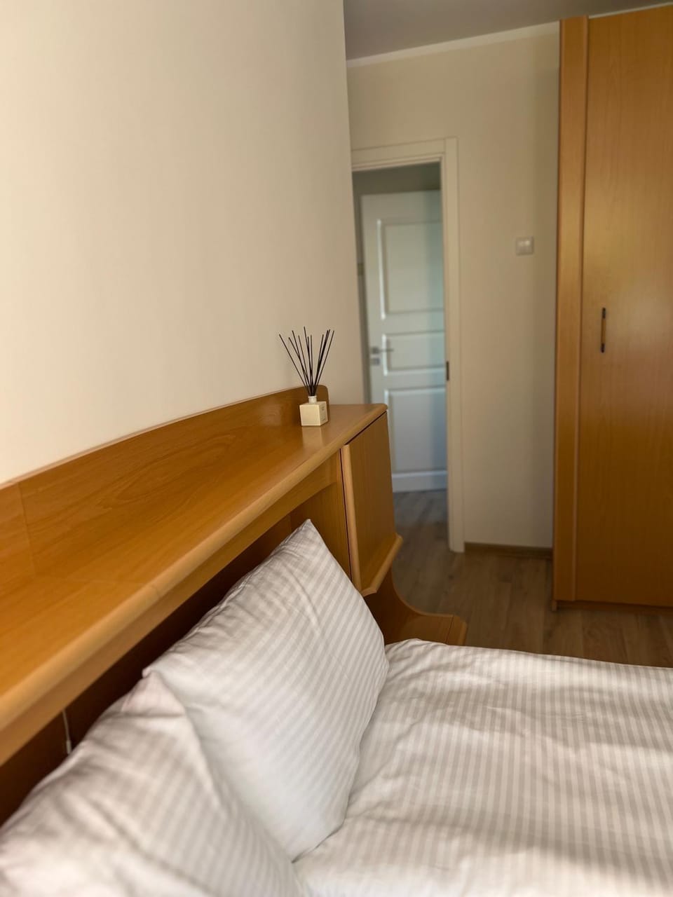 Bed, Bedroom, wardrobe