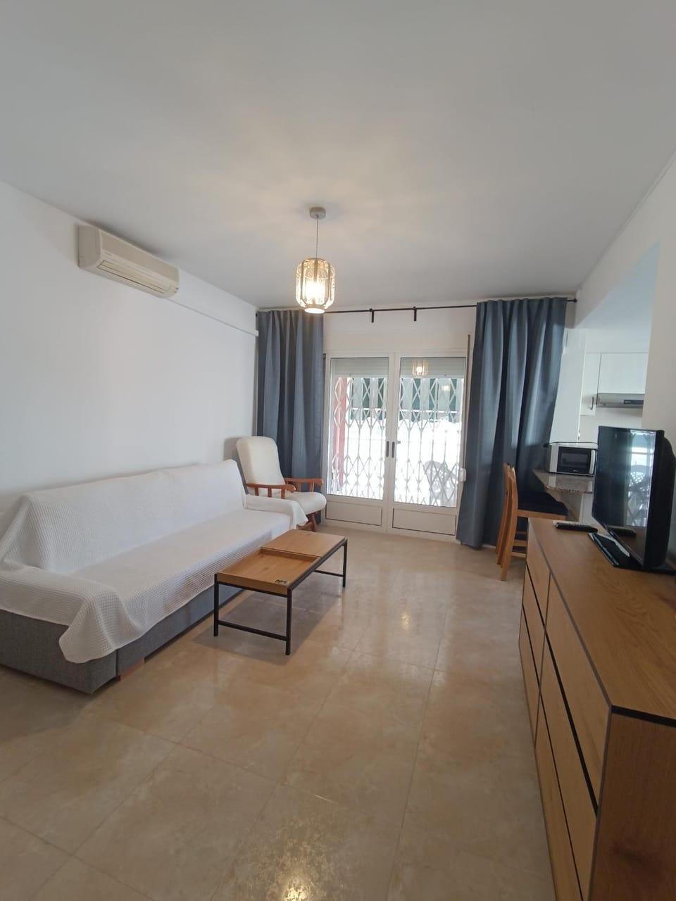 TV and multimedia, Kitchen or kitchenette, Living room