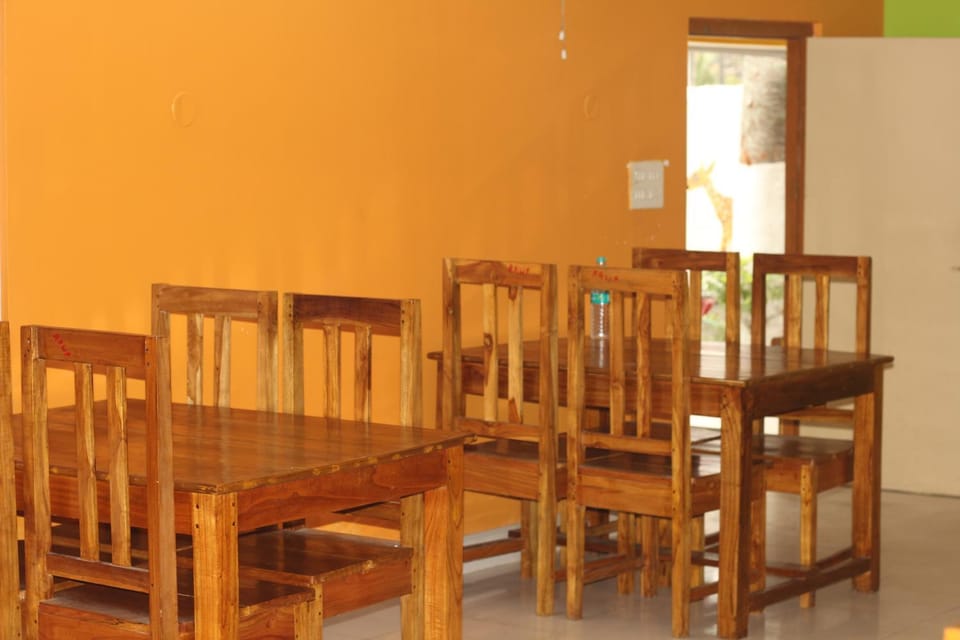 Restaurant/places to eat, Dining area