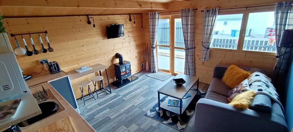 Fairvine Cabin Fort Augustus Mtn View Pet Friendly Cabin in Fort Augustus