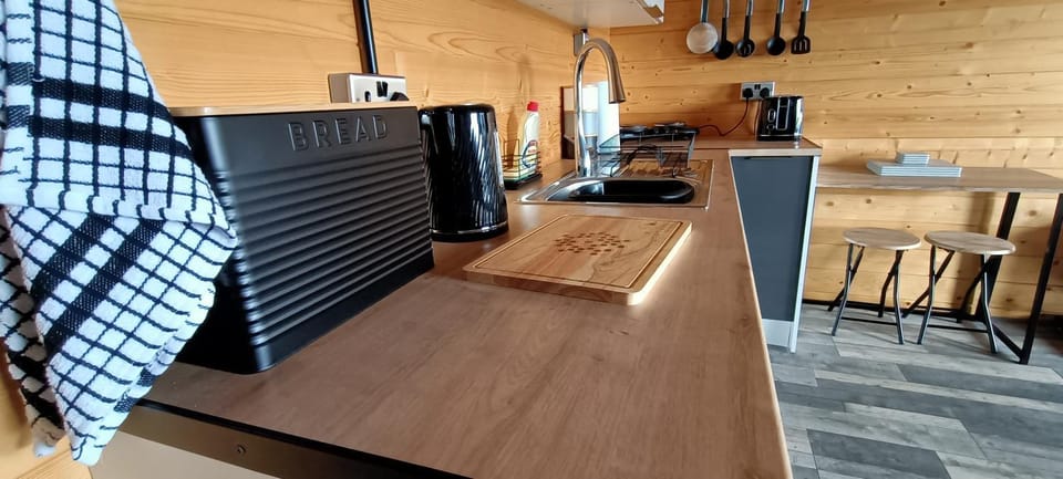 Fairvine Cabin Fort Augustus Mtn View Pet Friendly Cabin in Fort Augustus