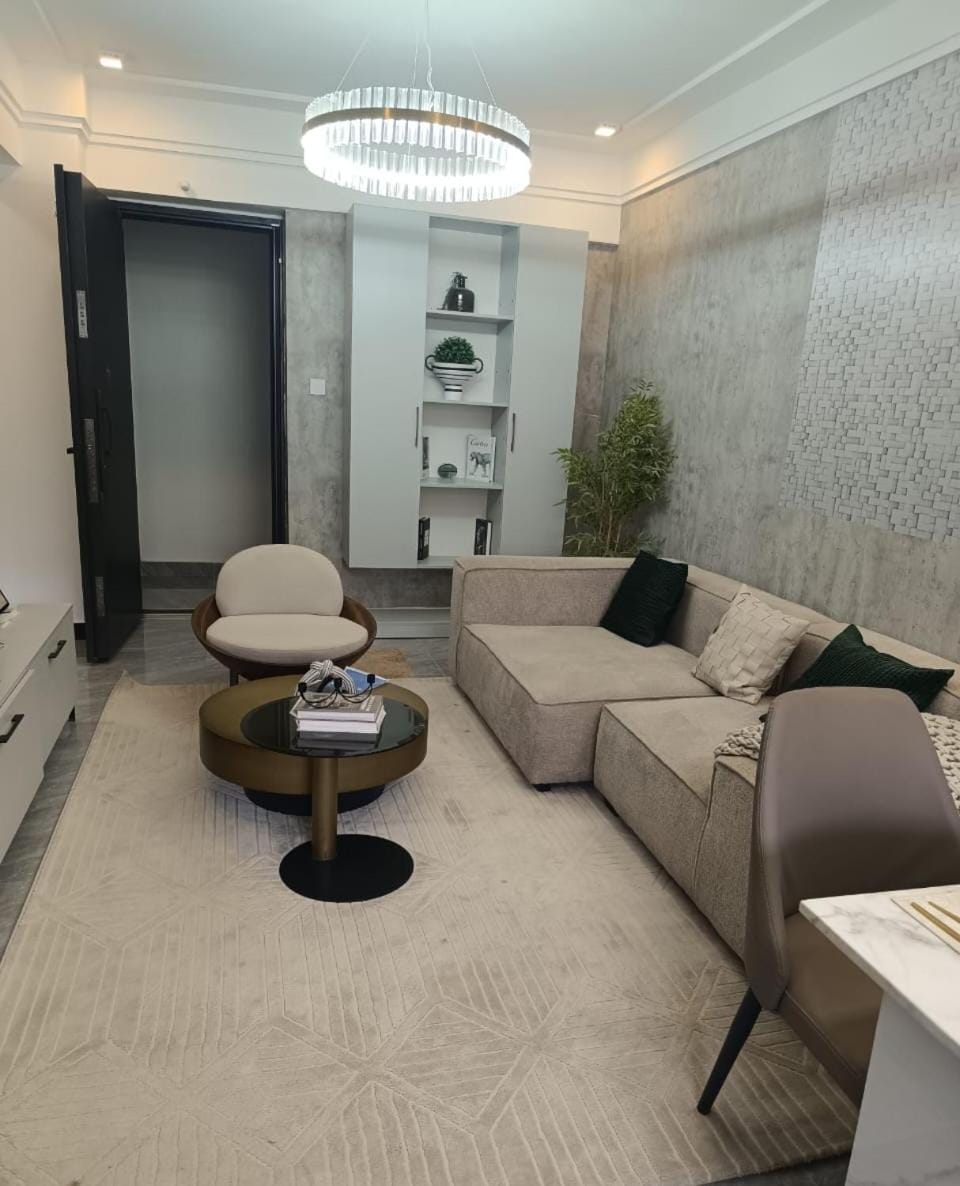 Self Catering Nest - Heated Pool, Netflix, Airport Pick Up Apartment in Nairobi County