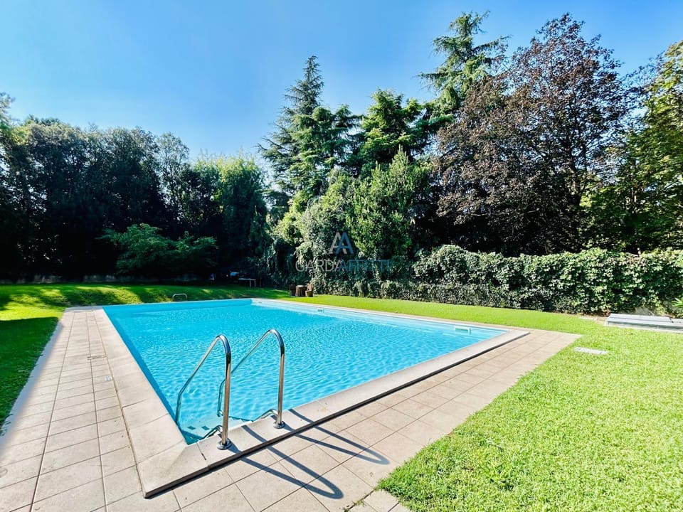 Garden, Swimming pool