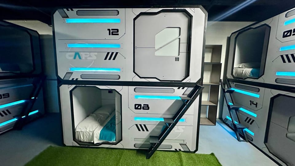 Landmark view, bunk bed