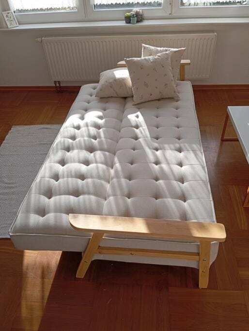 Bed, Living room