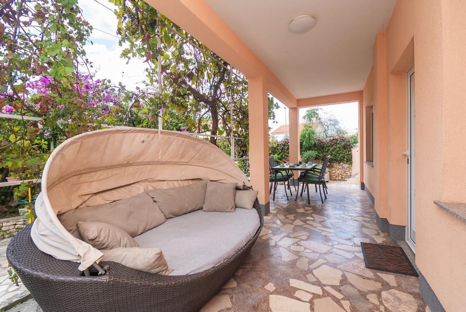 Patio, Day, Garden, Balcony/Terrace, Seating area, Garden view