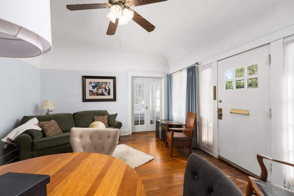 Classic Historic downtown perfection! House in Bakersfield