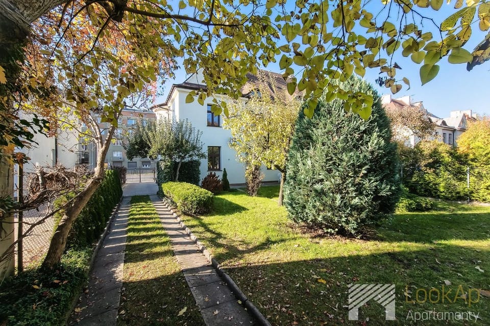 Property building, Natural landscape, Garden view