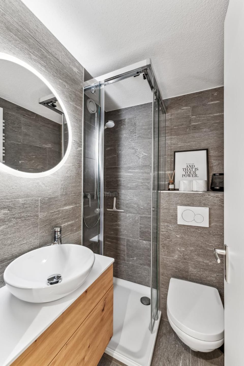 Shower, Toilet, Bathroom, towels