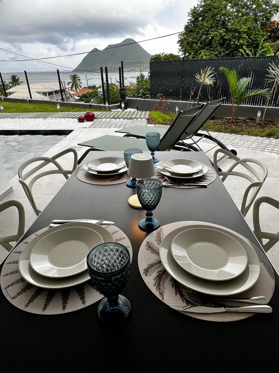 Dining area, Garden view, Sea view, Meals