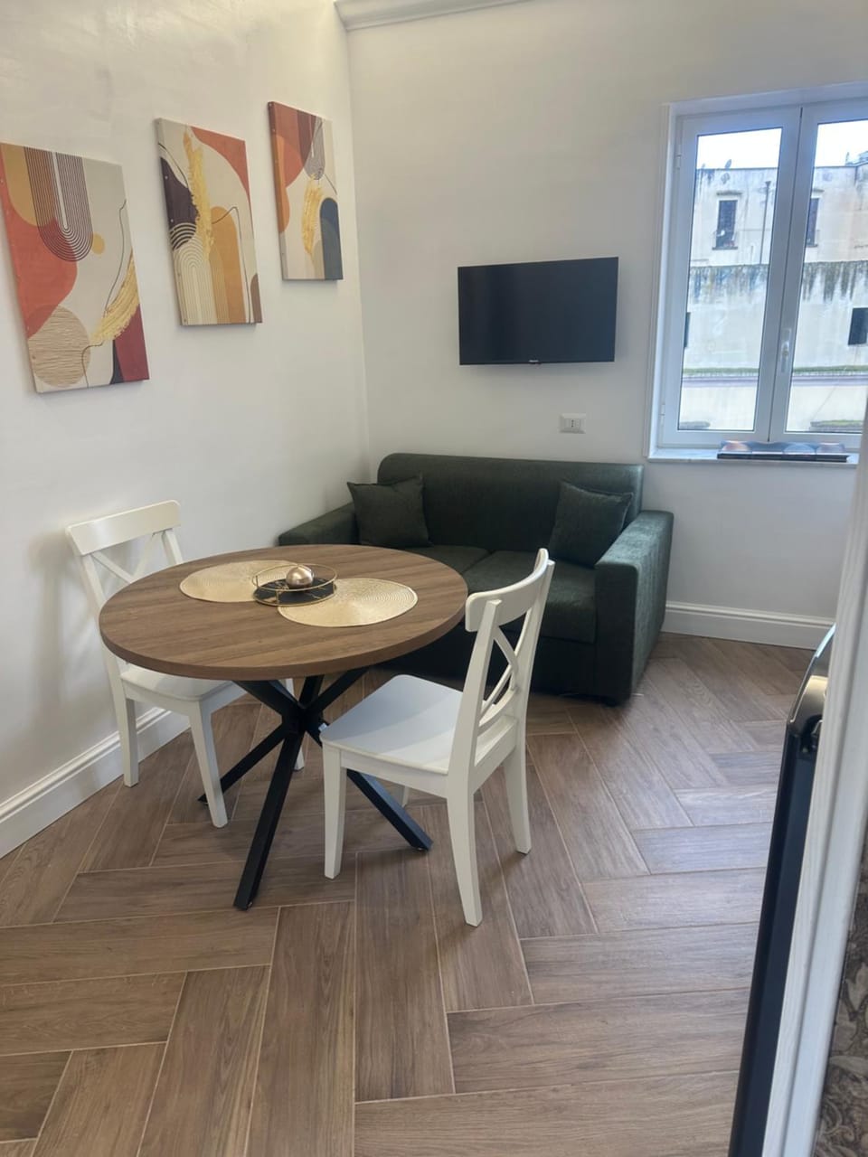 Communal lounge/ TV room, Living room, Seating area, Dining area