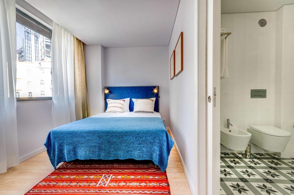Toilet, Bed, Bathroom, Photo of the whole room, Bedroom