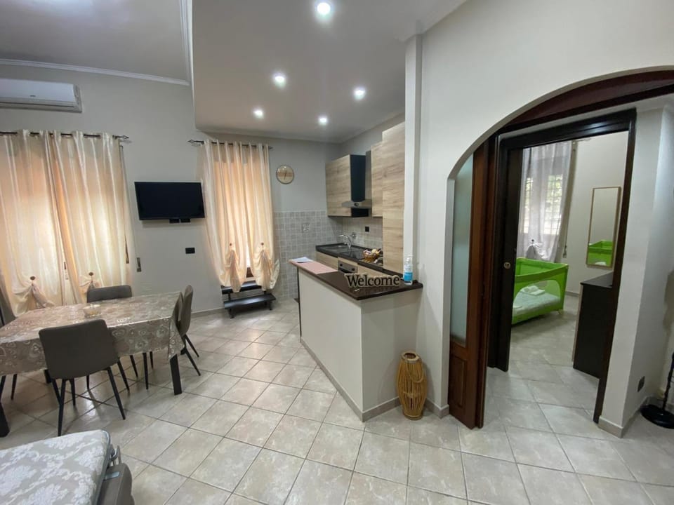 TV and multimedia, Balcony/Terrace, Kitchen or kitchenette, Lounge or bar, air conditioner