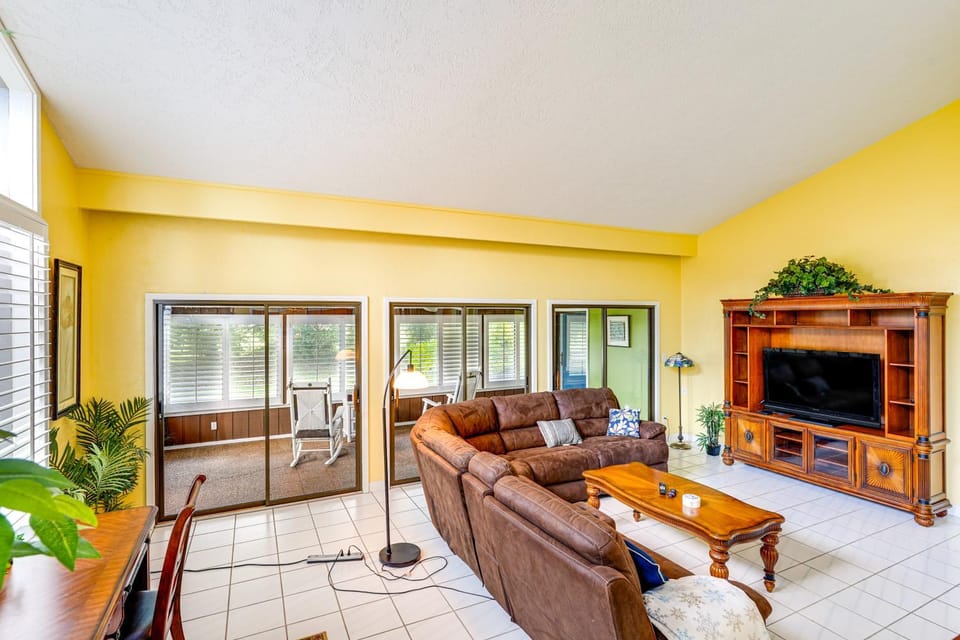 Pet-Friendly Haines City Gem w/ Community Pool House in Haines City