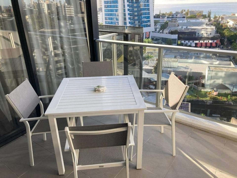 Circle on Cavill Escape Apartment in Surfers Paradise