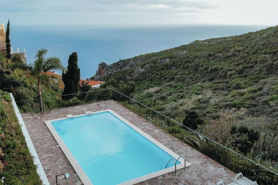 Cristo Rei Ocean View Apartment in Caniço