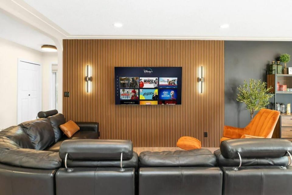 BunkBedDreams,10 Beds,Near Rogers place and Nait House in Edmonton